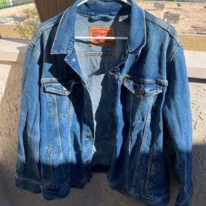 Levi Mens XL Blue Denim Trucker Jean Jacket